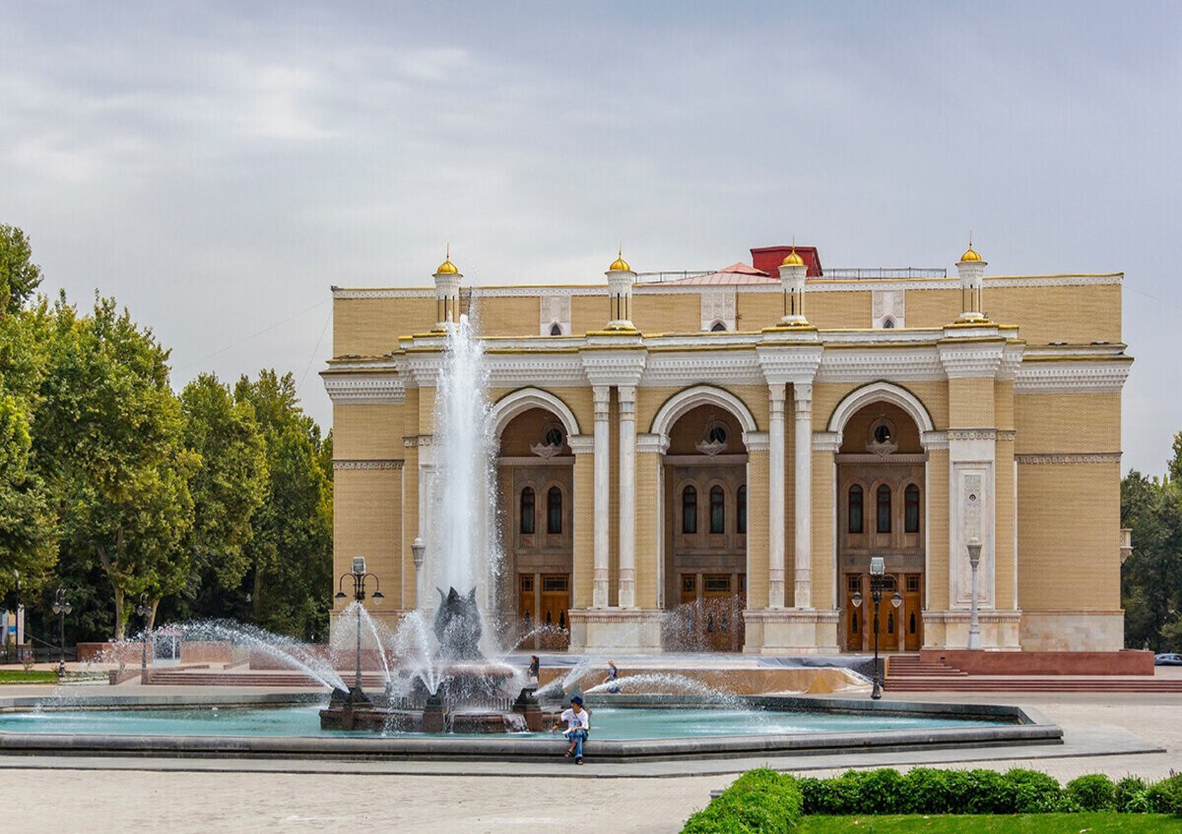 Как купить билеты в театр в Ташкенте: Руководство для посетителей